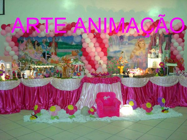 TEMA: BARBIE COM 2 PAINÉIS E 5 MESAS